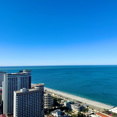 Lux Apartaments Batumi Exterior photo