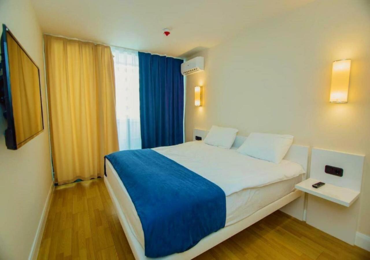 Lux Apartaments Batumi Exterior photo