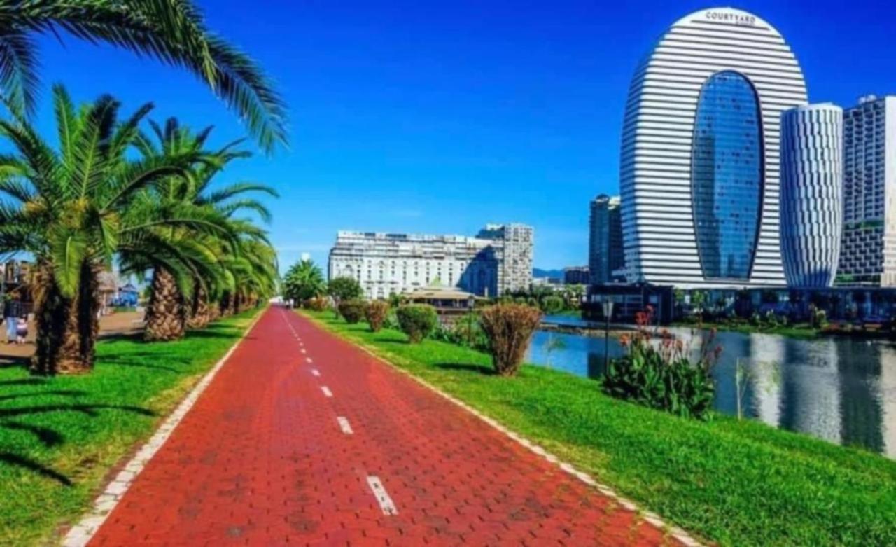 Lux Apartaments Batumi Exterior photo
