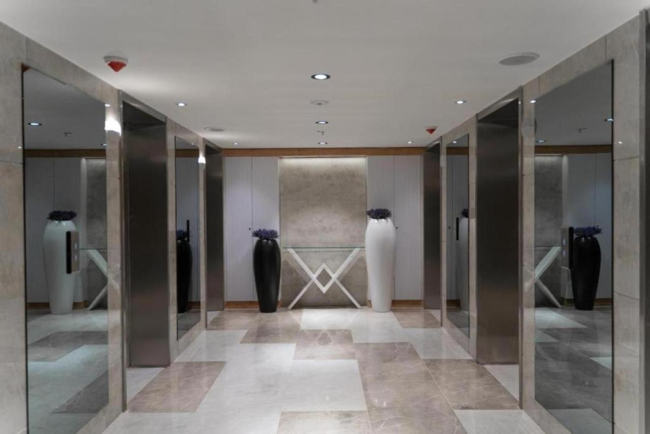 Lux Apartaments Batumi Exterior photo