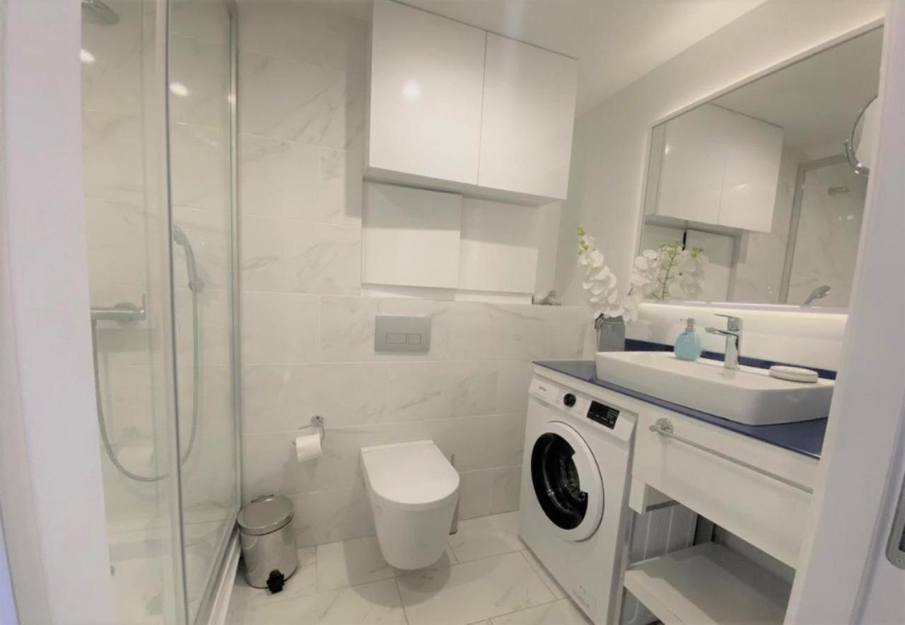 Lux Apartaments Batumi Exterior photo